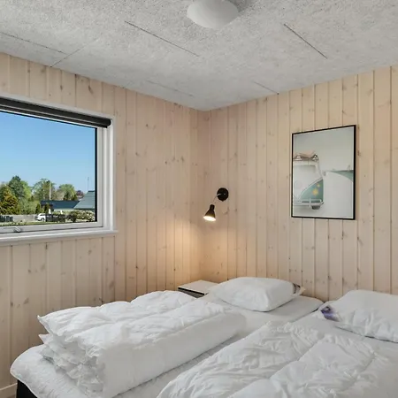 Beautiful In With Jacuzzi Feriehus